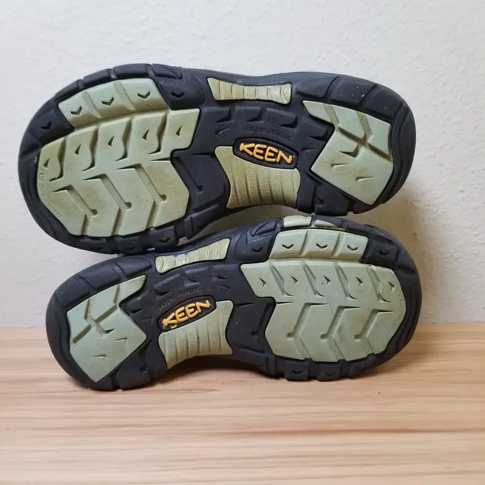 Keen Kids Size 1‎ Water Shoes Sandals Light Blue Hiking Gorpcore Outdoor Utility